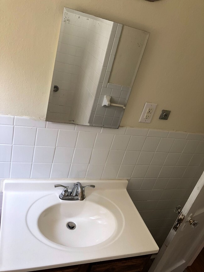 Building Photo - 3307 Chalfin Ave