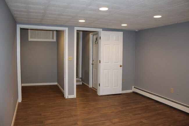 Building Photo - 90 Mendon St