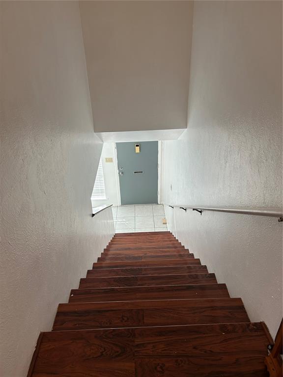 Building Photo - 4031 Henley Rd