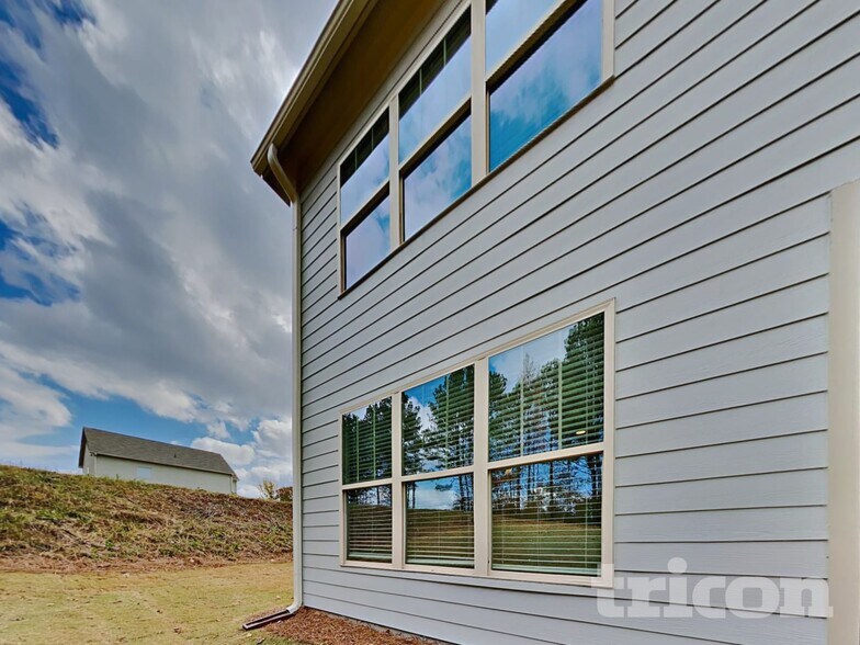 Building Photo - 10 Berkmar Way