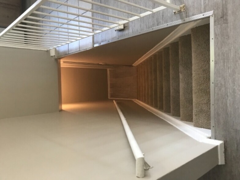 Building Photo - 18757 E Hawaii Dr