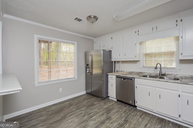 Building Photo - 25 Beaverdam Ct