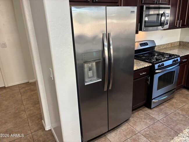 Building Photo - 92 W Aster Dr