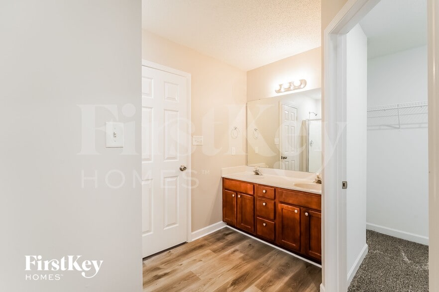 Building Photo - 2415 Damascus Dr