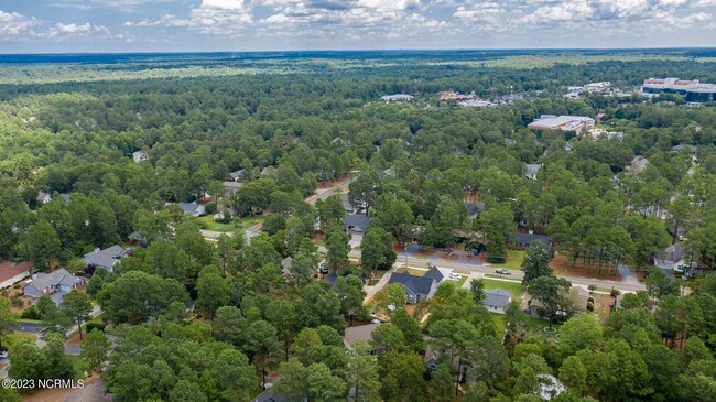 Building Photo - 10 Red Cedar Ln