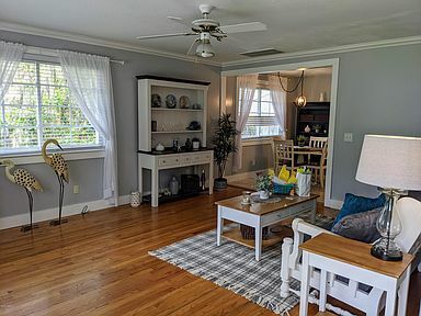 Building Photo - 710 Ribaut Rd