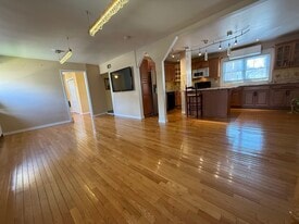 Building Photo - 246 Grant Ave