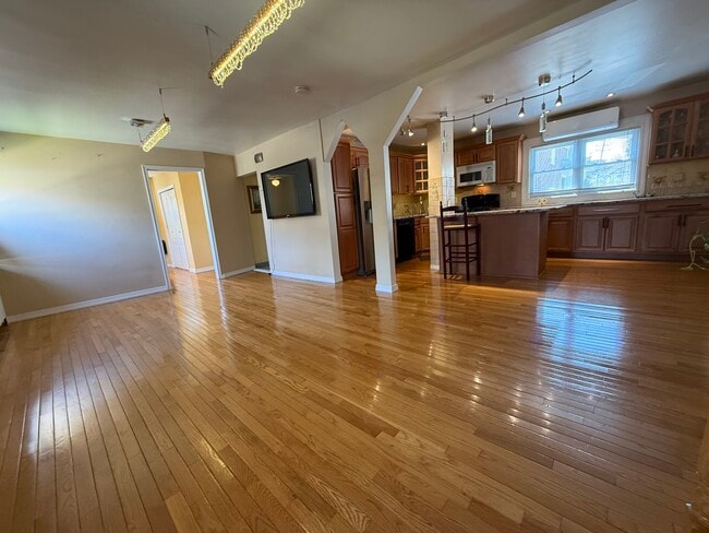 Building Photo - 246 Grant Ave