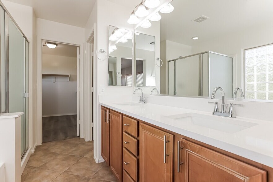 Building Photo - 6842 W Nadine Way