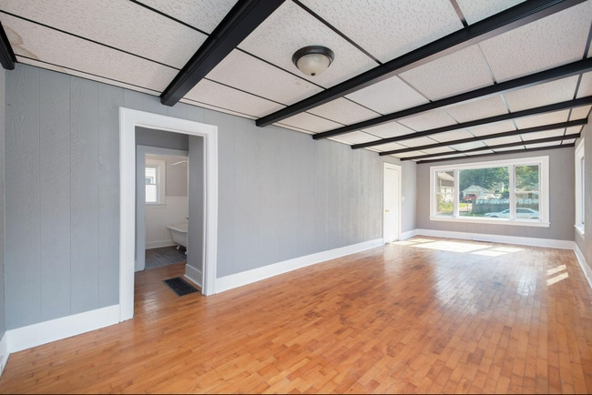 Building Photo - 817 Dorchester Ave SW