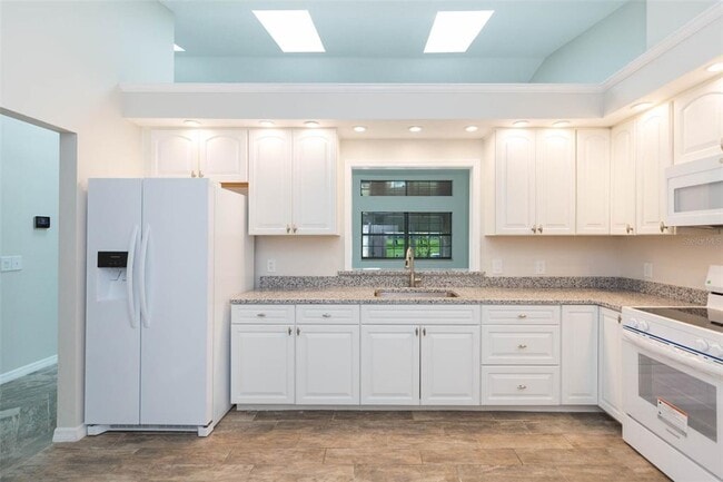 Building Photo - 6541 Brentwood Dr.