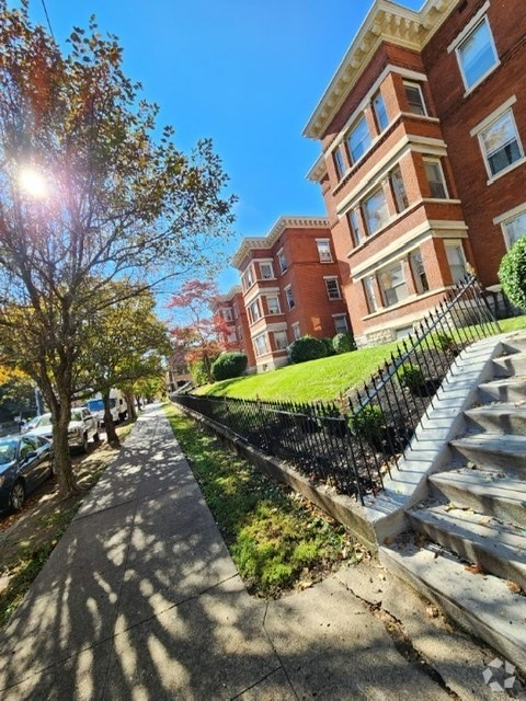 Building Photo - The Arthur Historic Apartments!