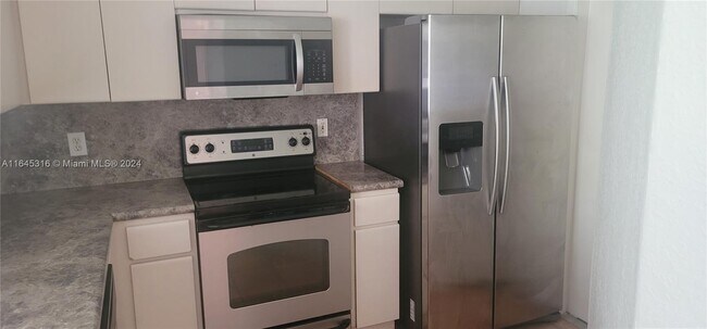 Building Photo - 3421 SW 171st Terrace