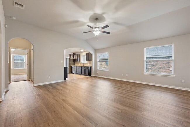 Building Photo - 5641 Sacco St