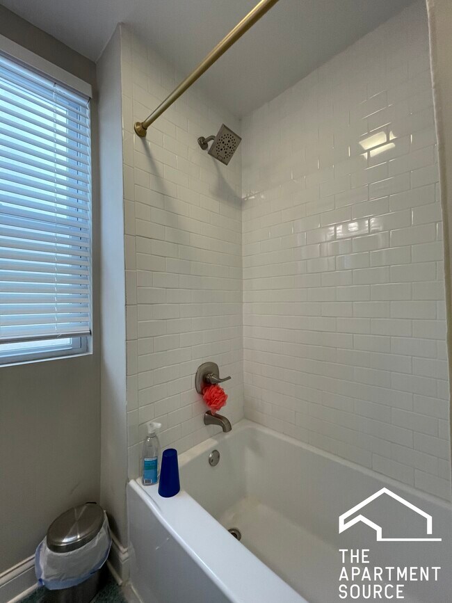 Building Photo - 3130 N Kimball Ave