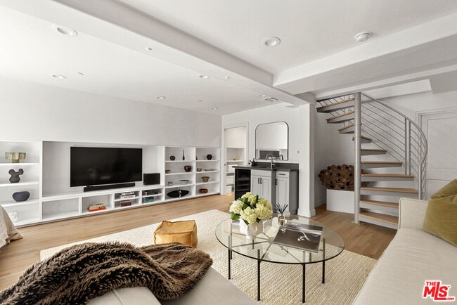 Building Photo - 8835 Betty Way