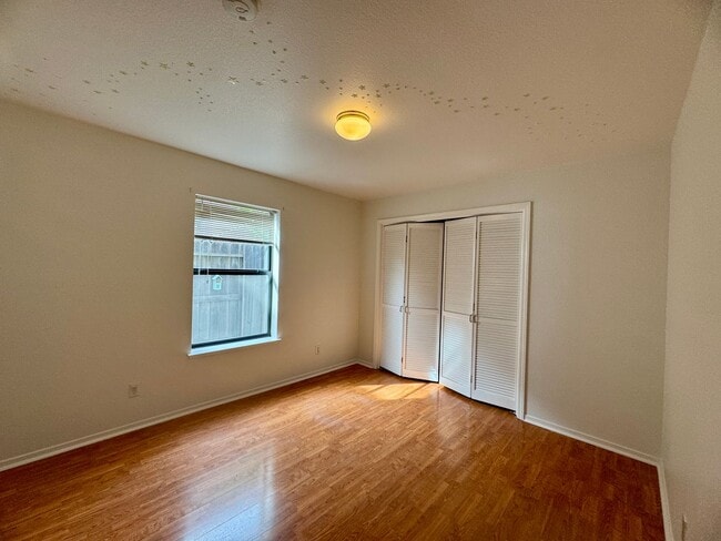 Building Photo - Adorable Home Available Now in Davis!