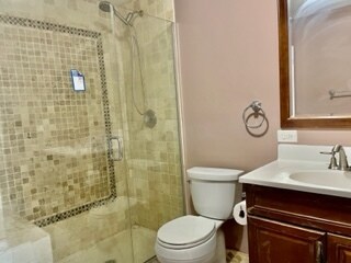 Master Bathroom - 400 Ascot Dr
