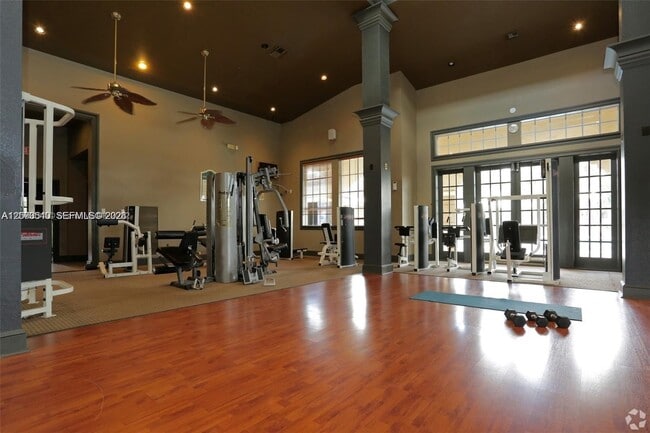 Building Photo - 2496 Centergate Dr