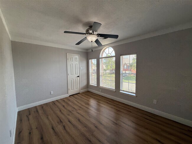 Building Photo - 17526 Coventry Oaks Dr