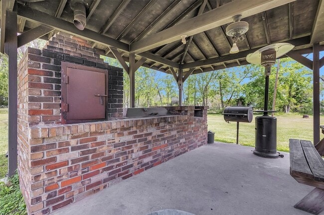 Building Photo - 1725 Strawn Rd