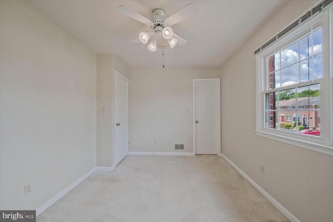 Building Photo - 7177 Lake Cove Dr