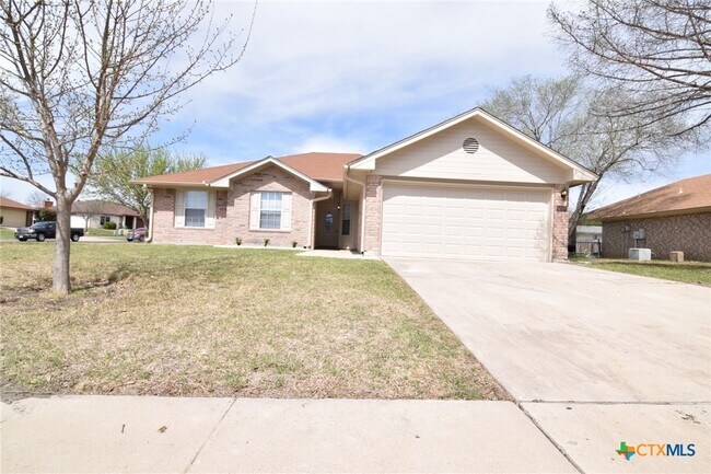 Building Photo - 4201 Bluestem Ln