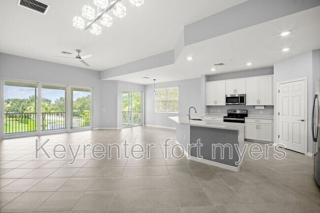 Building Photo - 12000 Santaluz Dr