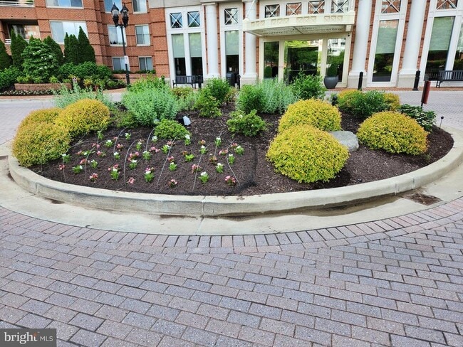 Building Photo - 5809 Nicholson Ln