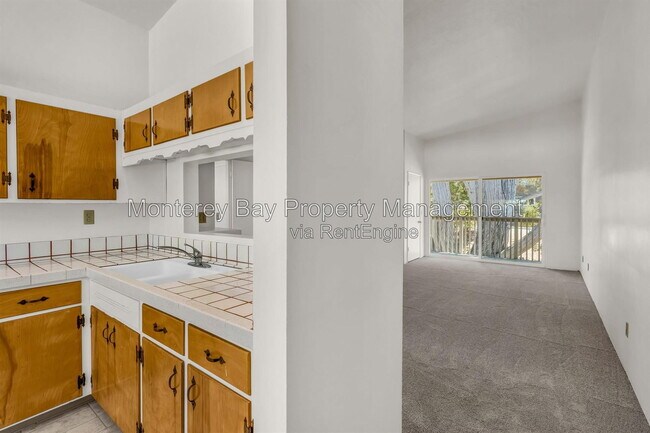 Building Photo - 420 Lighthouse Ave
