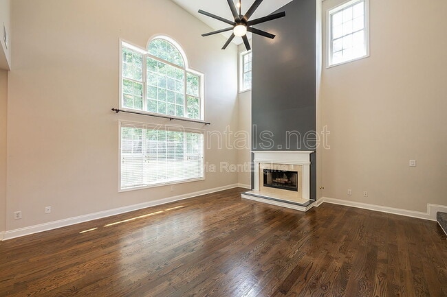 Building Photo - 1540 Hampton Hollow Dr
