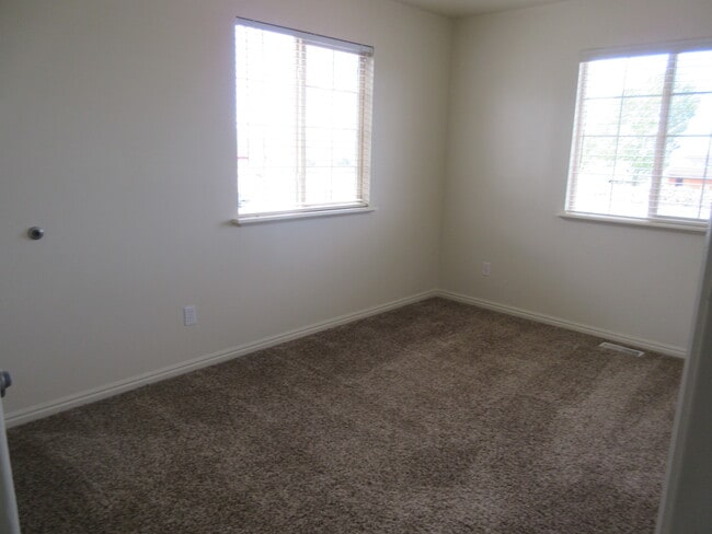 Building Photo - 921 S 1850 W