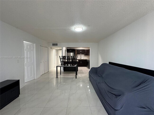 Building Photo - 7051 Environ Blvd