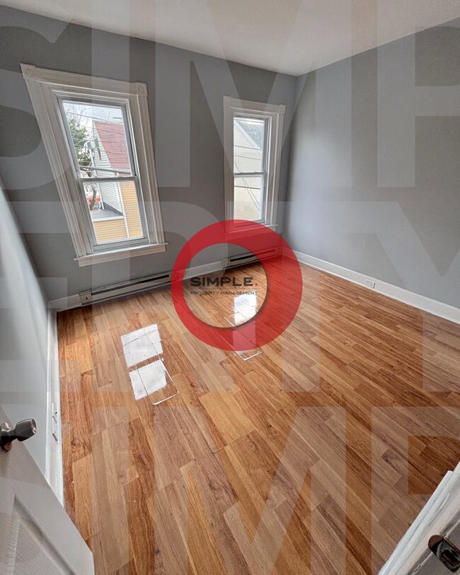 Building Photo - 113 W Elm St