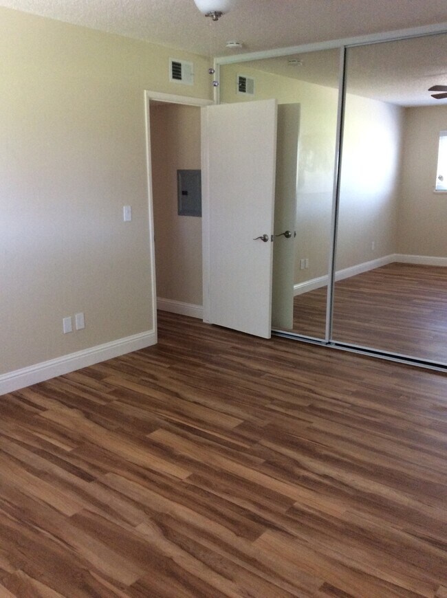 Building Photo - 1525 Atlanta Ct