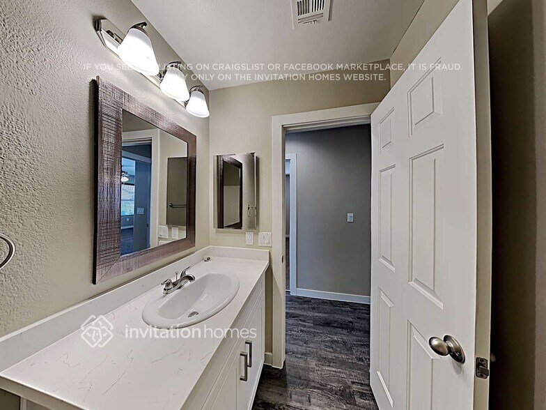 Building Photo - 11099 Verismo St