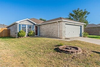 Building Photo - 1013 Post Oak Trail