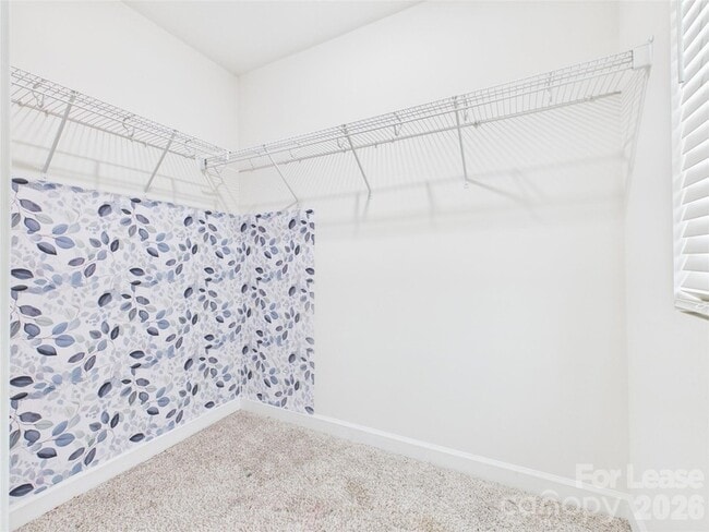 Building Photo - 3941 Woodland View Dr