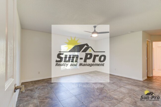 Building Photo - 5505 Magnolia Ave