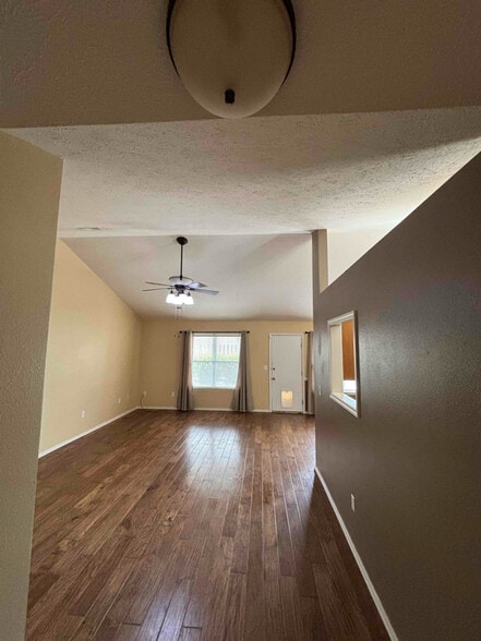 Building Photo - 157 Forest Ln