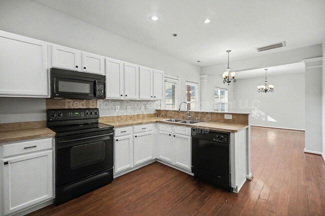 Building Photo - 5518 Stowe Derby Dr