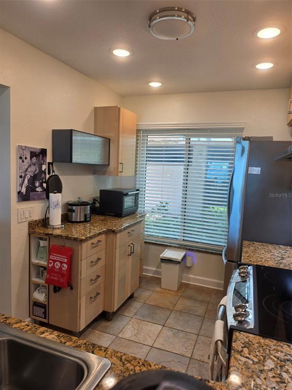 Building Photo - 6295 Bahia Del Mar Cir