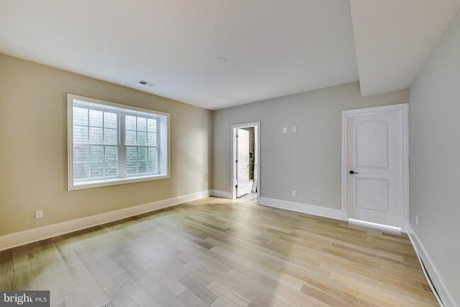 Building Photo - 3104 Sleepy Hollow Rd