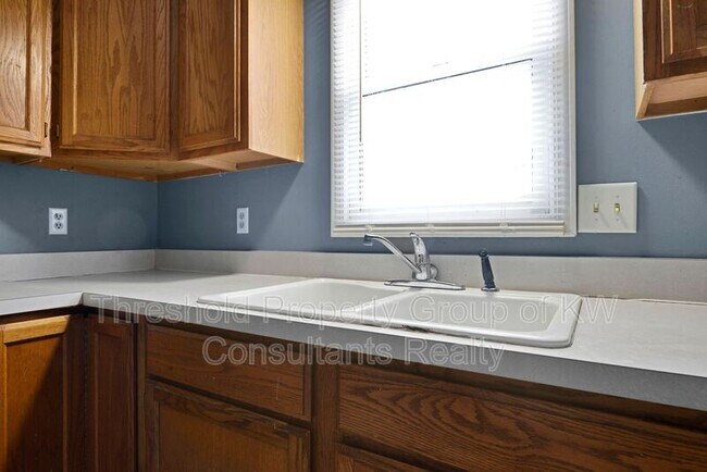 Building Photo - 5809-5811 Pepperwood Court