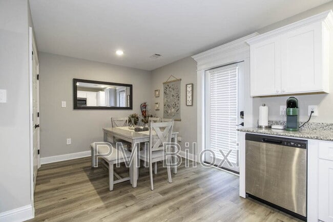 Building Photo - 143 Coral Breeze Dr