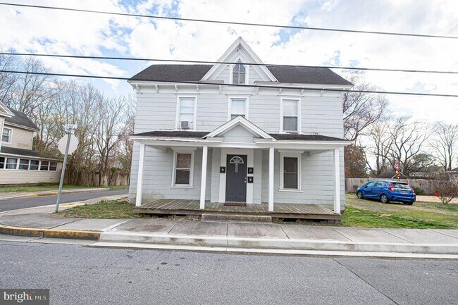 Building Photo - 208 E East St