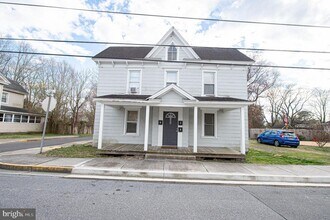 Building Photo - 208 E East St