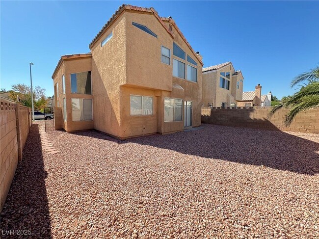 Building Photo - 868 Brass Ring Rd