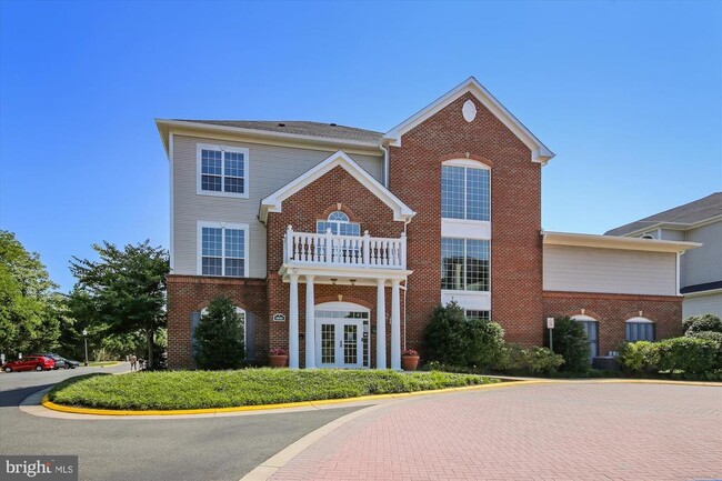 Building Photo - 4860 Eisenhower Ave