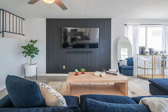 Building Photo - 10615 N 63rd Dr